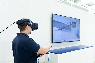 Beim Use Case der Firma Lenze wurde ein VR-Tool entwickelt, mit dem Logistikmitarbeiter den Montageprozess kennenlernen können